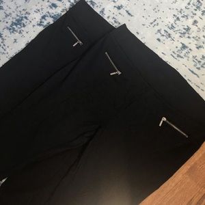 2 pairs!! Black leggings with middle seam detail!